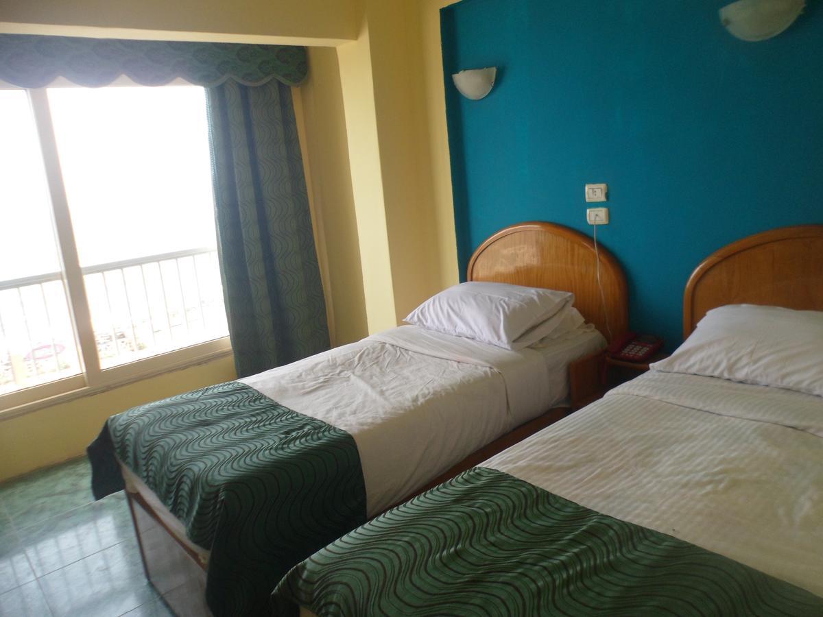 Royal Crown Hotel عائلات فقط 亚历山大港 外观 照片