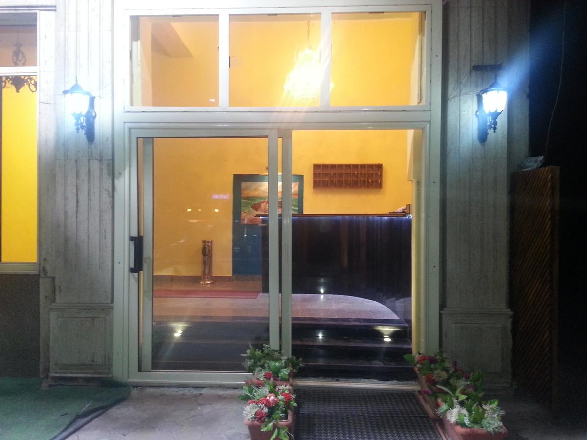 Royal Crown Hotel عائلات فقط 亚历山大港 外观 照片