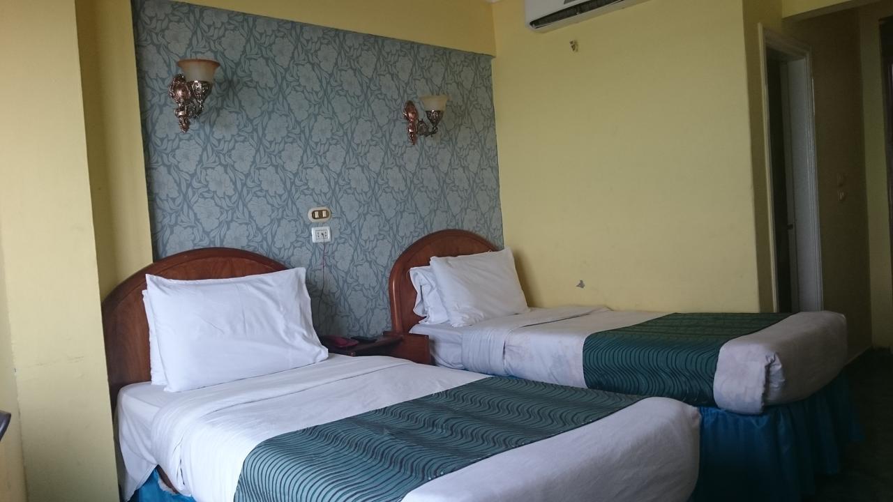 Royal Crown Hotel عائلات فقط 亚历山大港 外观 照片
