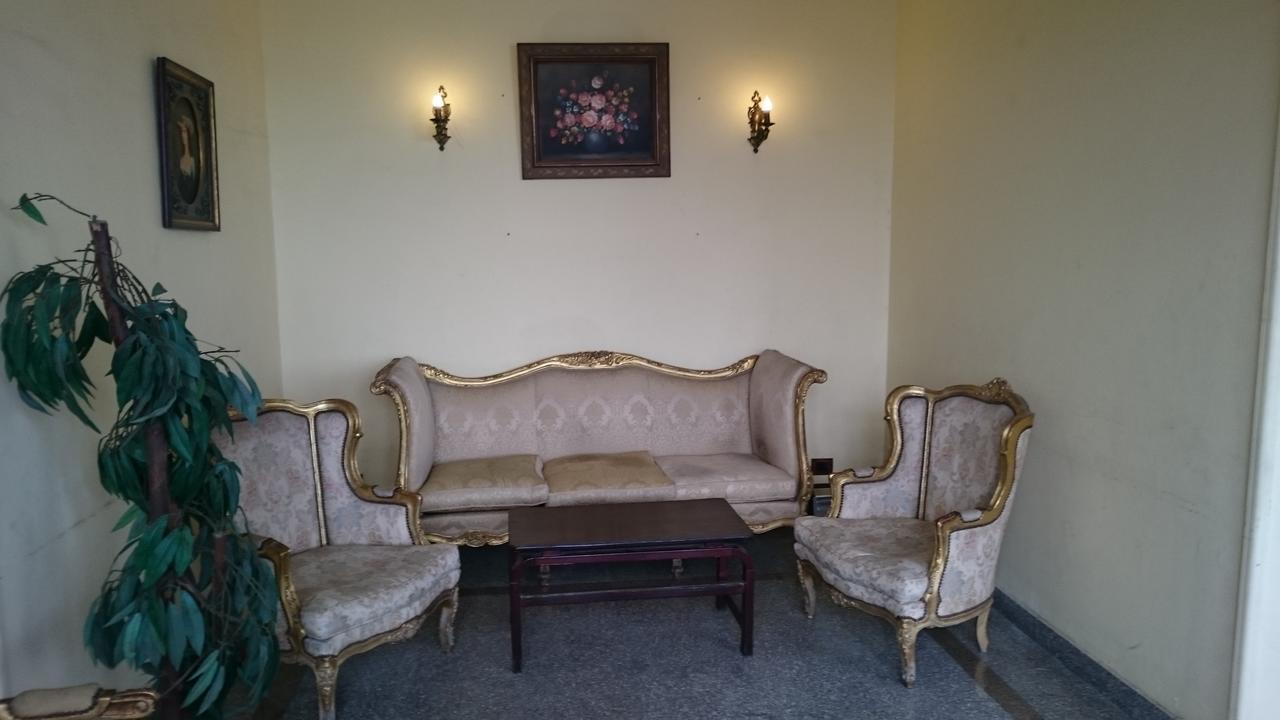 Royal Crown Hotel عائلات فقط 亚历山大港 外观 照片