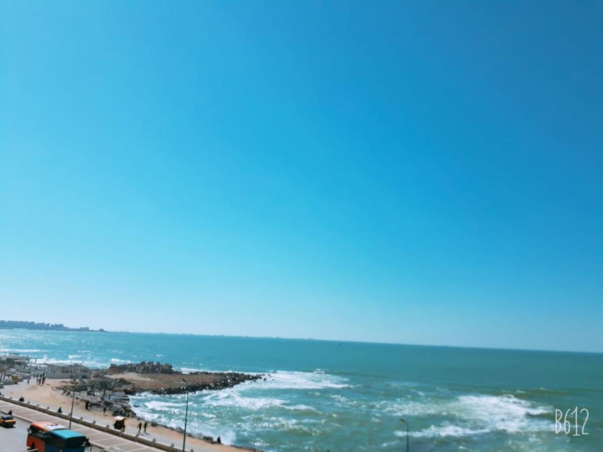 Royal Crown Hotel عائلات فقط 亚历山大港 外观 照片